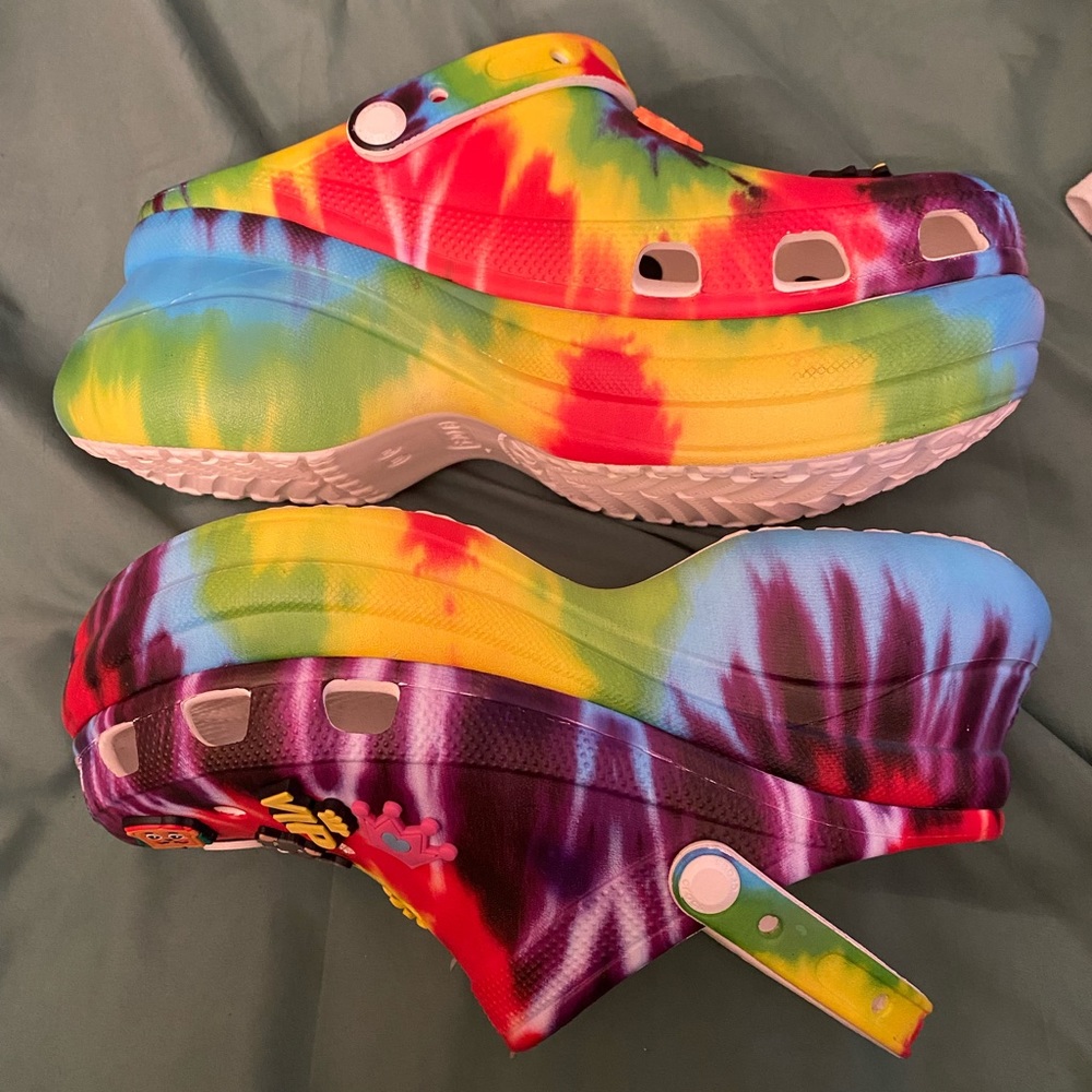 Rainbow Tie Die Crocs